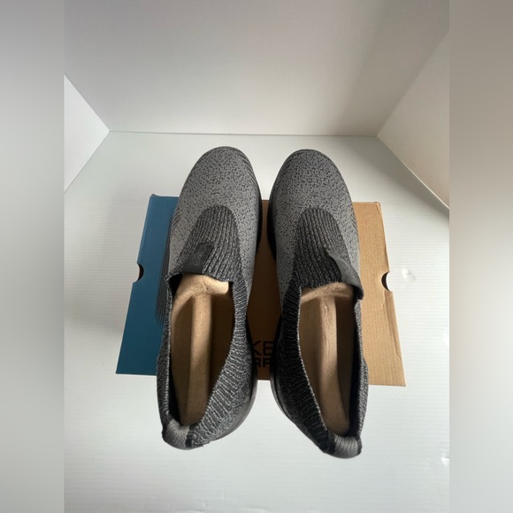 Skechers Men's GOwalk 5 - Stretch Fit Athletic Slip-On Casual Loafer. - Picture 7 of 15